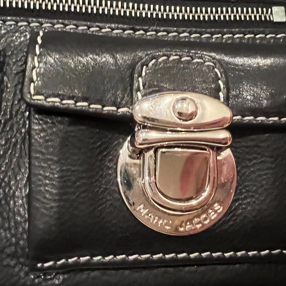 New Marc Jacobs Black Leather Wallet with Silver Hardware - Picture 6 of 9